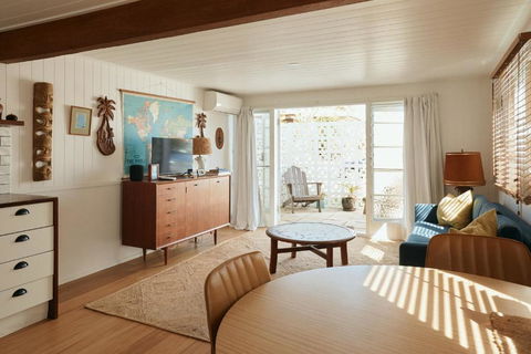 BAY PROPERTIES . The Sailors Bungalow - Accommodation Brisbane 0