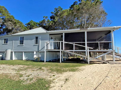 BEACH BACH - Accommodation Brisbane 3
