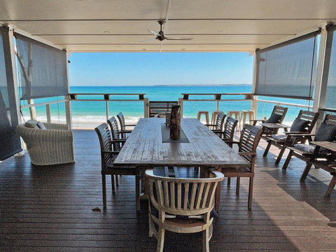 BEACH BACH - Accommodation Brisbane 2