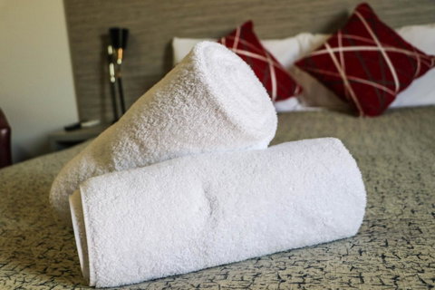 Emerald Park Motel - Accommodation Brisbane 1