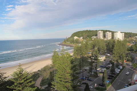 Pacific Regis Beachfront Holiday Apartments - Accommodation Brisbane 12