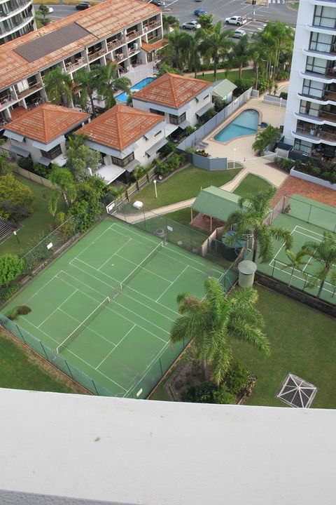 Pacific Regis Beachfront Holiday Apartments - Accommodation Brisbane 6
