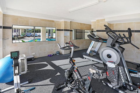 Pacific Regis Beachfront Holiday Apartments - Accommodation Brisbane 8