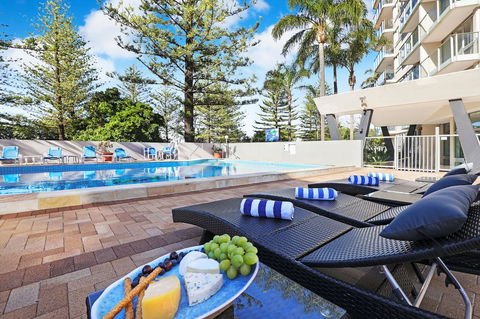 Pacific Regis Beachfront Holiday Apartments - Accommodation Brisbane 1