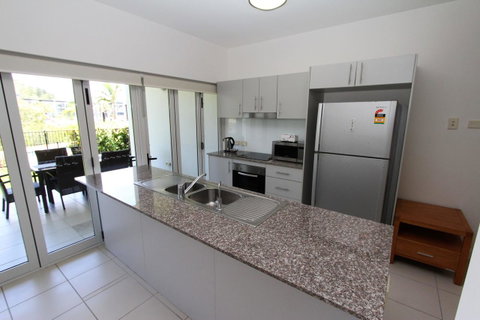 Beachside Apartment 5 - Accommodation Brisbane 12