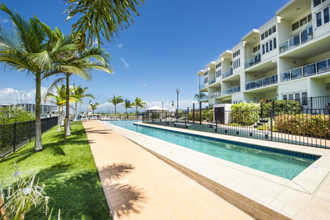 Beachside Apartment 5 - Accommodation Brisbane 1