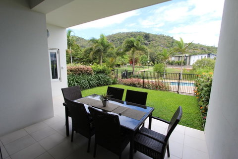 Beachside Apartment 5 - Accommodation Brisbane 14