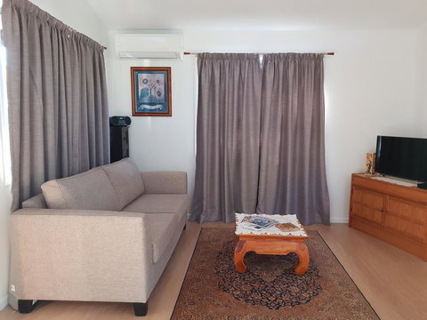 Bee-Haven Cottage - Accommodation Brisbane 6