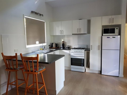 Bee-Haven Cottage - Accommodation Brisbane 2