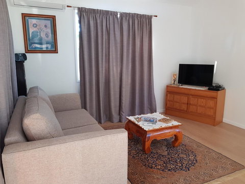 Bee-Haven Cottage - Accommodation Brisbane 5