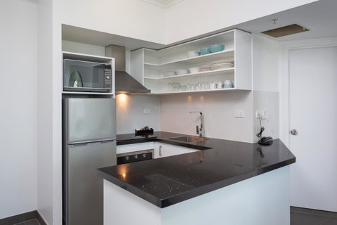 Maldives Resort Main Beach, Gold Coast - Accommodation Brisbane 15