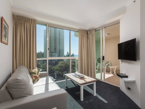 Maldives Resort Main Beach, Gold Coast - Accommodation Brisbane 7