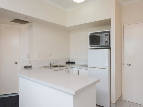 Maldives Resort Main Beach, Gold Coast - Accommodation Brisbane 10
