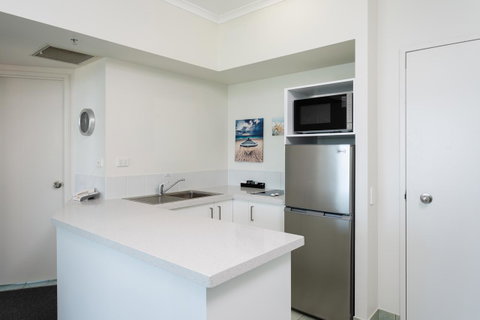 Maldives Resort Main Beach, Gold Coast - Accommodation Brisbane 24