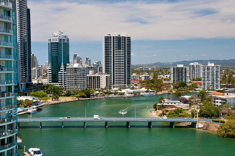 Spectrum Holiday Apartments - Accommodation Brisbane 25