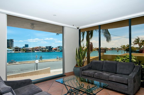Spectrum Holiday Apartments - Accommodation Brisbane 19