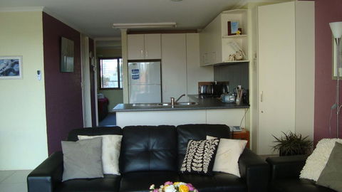 Burleigh Palms Holiday Apartments - Accommodation Brisbane 39