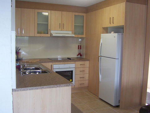 Burleigh Palms Holiday Apartments - Accommodation Brisbane 20