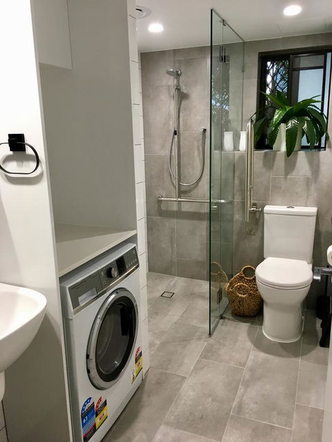 Burleigh Palms Holiday Apartments - Accommodation Brisbane 6