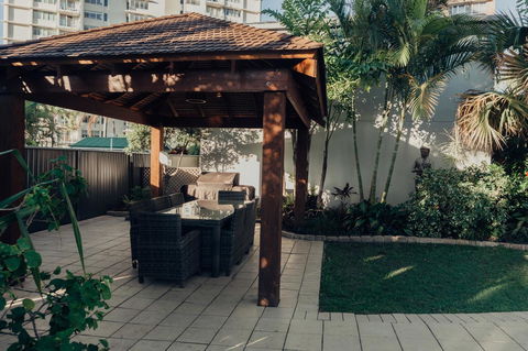 Burleigh Palms Holiday Apartments - Accommodation Brisbane 32