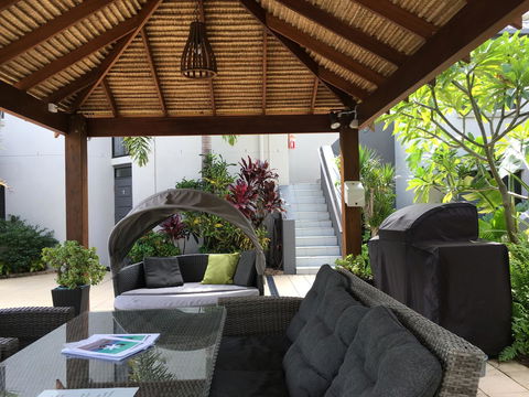 Burleigh Palms Holiday Apartments - Accommodation Brisbane 4
