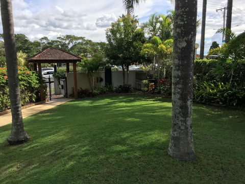 Burleigh Palms Holiday Apartments - Accommodation Brisbane 21
