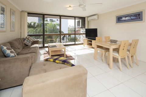 Burleigh Palms Holiday Apartments - Accommodation Brisbane 15