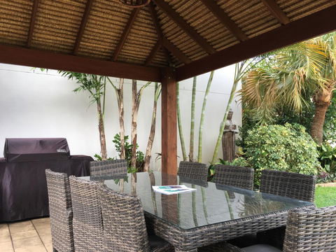 Burleigh Palms Holiday Apartments - Accommodation Brisbane 23