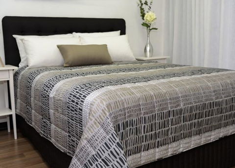 Burleigh Palms Holiday Apartments - Accommodation Brisbane 1