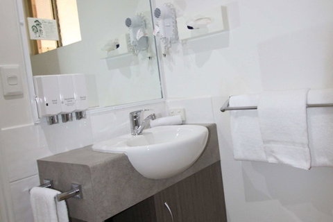Midlander Motor Inn - Accommodation Brisbane 10