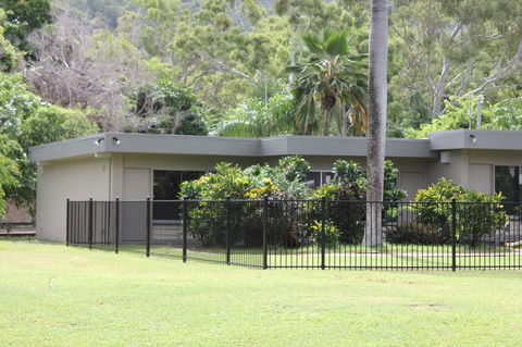 Arcadia Village Motel - Accommodation Brisbane 3
