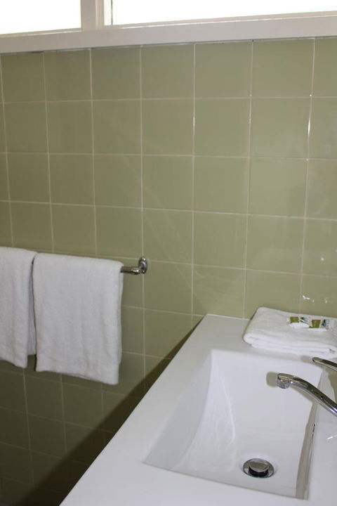 Arcadia Village Motel - Accommodation Brisbane 12
