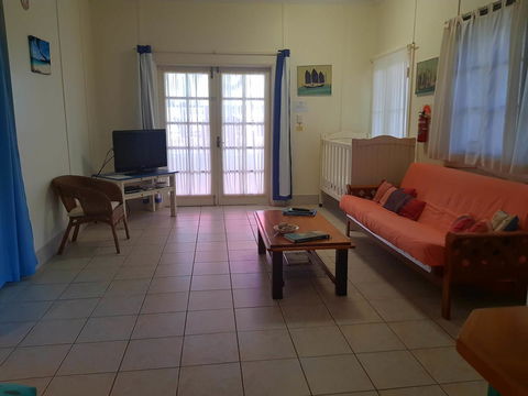 Arcadia Beach Guest House And Car Hire - Accommodation Brisbane 30
