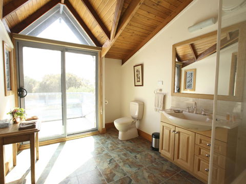 Mountain Seas Lodge - Accommodation Brisbane 14