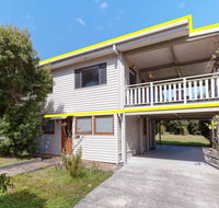 'Beach Break 1' 1/10 Lionel Street - upstairs unit with Aircon - Accommodation Brisbane