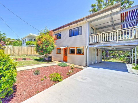 'Beach Break 2', 2/10 Lionel St - Downstairs Unit With Aircon - Accommodation Brisbane 0