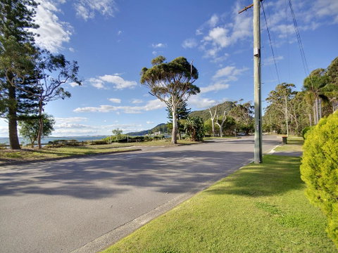 'Beachside' Shoal Bay, Unit 4 - Accommodation Brisbane 3