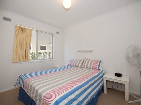 'Beachside' Shoal Bay, Unit 4 - Accommodation Brisbane 2