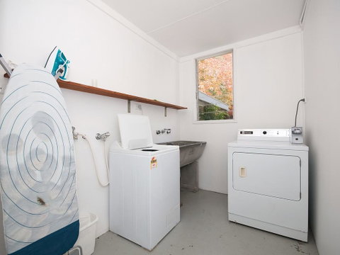 'Beachside' Shoal Bay, Unit 6 - Accommodation Brisbane 3