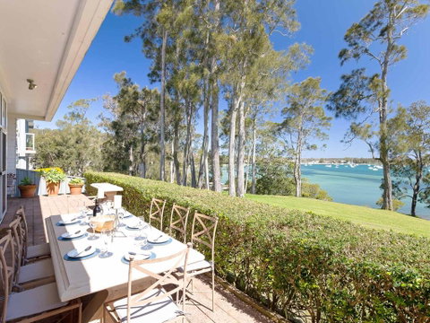 'Corlette Waterfront', 2/44 Danalene Parade - Waterfront Luxury, WIFI, Aircon, Boat Parking - Accommodation Brisbane 1