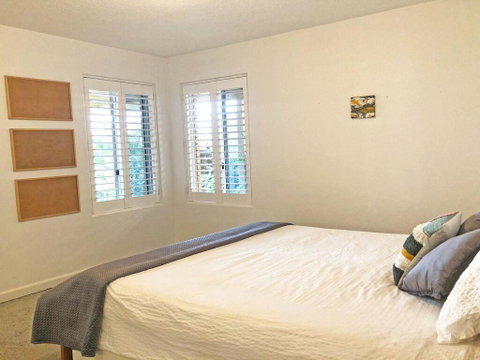 'Mooring One Downstairs', 23 Shoal Bay Rd - Fantastic Ground Floor Duplex With Views, WIFI And Air Conditioning - Accommodation Brisbane 3