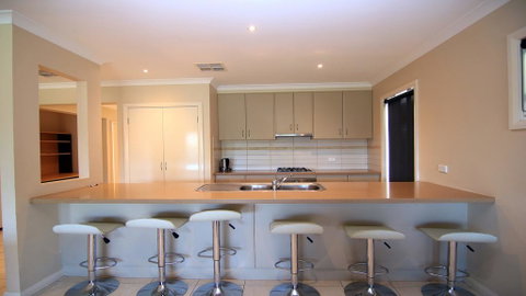 'The Anchorage By The Lake' - Accommodation Brisbane 2