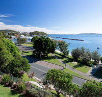 1 'Kiah' 53 Victoria Parade - stunning views wifi aircon just across the road to the water - Accommodation Brisbane