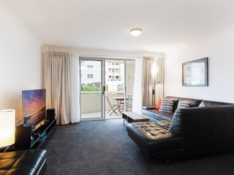 1 'SEASHELLS' 21-23 MAGNUS STREET - WIFI, POOL, LIFT & AIR CONDITIONING - Accommodation Brisbane 0