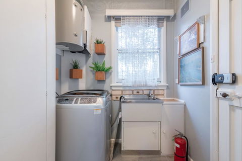 1 Private Double Room In Carramar 1 Minute Walk To Station - SHAREHOUSE - Accommodation Brisbane 3