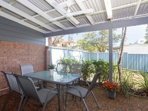 1/10 Catalina Close - So Close To The Water - Accommodation Brisbane 0