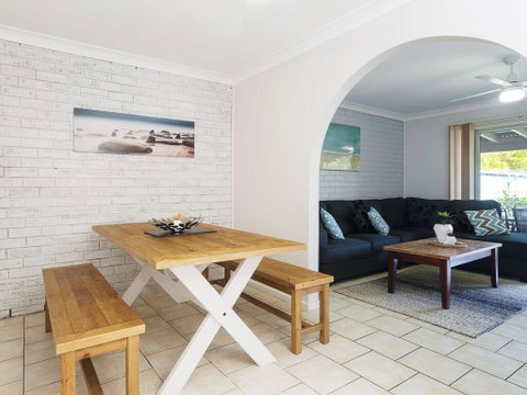 1/10 Catalina Close - So Close To The Water - Accommodation Brisbane 1