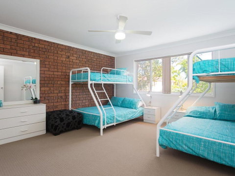 1/10 Catalina Close - So Close To The Water - Accommodation Brisbane 3
