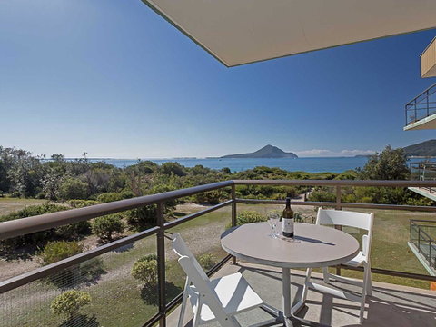 10 'Intrepid' 3 Intrepid Close - Water Views Over Shoal Bay Beach - Accommodation Brisbane 0