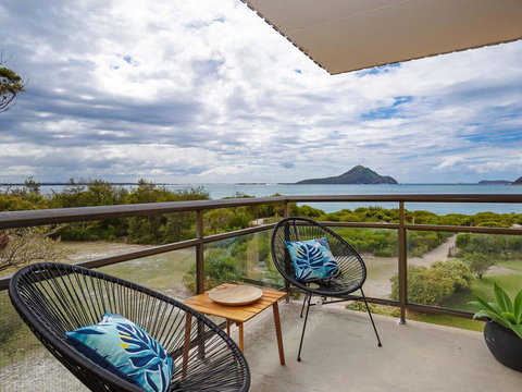 11 'Intrepid' , 3 Intrepid Close - Absolute Beachfront Bliss - Accommodation Brisbane 0